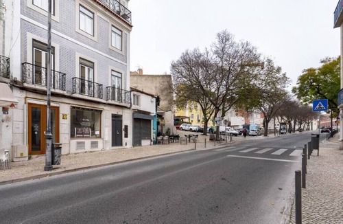 Lisbon Apartment | Lovely 2 bed apartment near Santos-O-Velho & Lapa
