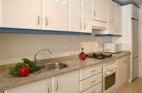 Quarteira Apartment | Lovely 2 bedroom apartment with air con and excellent communal pool & bar