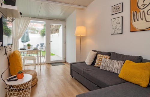 Santa Engracia Apartment | Lovely & Bright Family Flat W/Patio