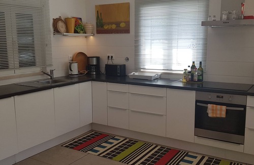Ferragudo House | Lovely cottage with 2 + 1 bedrooms and Community Pool