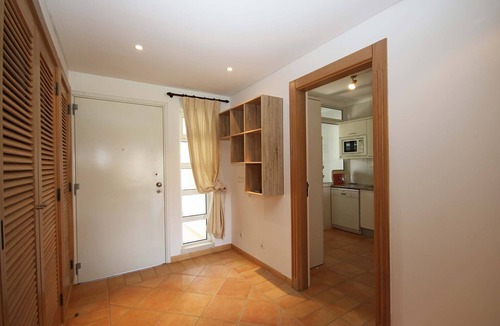 Quarteira Apartment | Lovely refurbished 2 bedroom 2 bathroom apartment with A/C in the Algarve