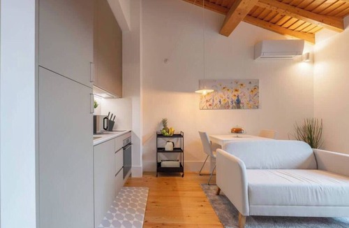 Oliveira do Castelo Apartment | Lovely Studio by HostWise