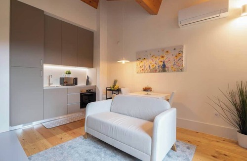 Oliveira do Castelo Apartment | Lovely Studio by HostWise