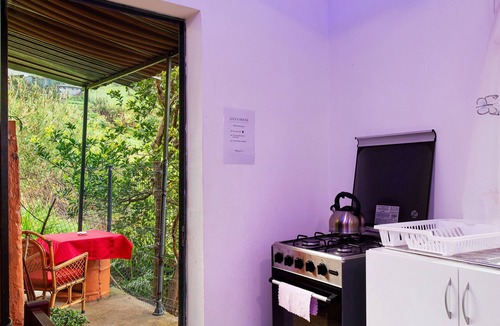 Sao Jorge Apartment | ‘Luci’s House B’ Studio with Mountain Views, Shared Terrace & Wi-Fi