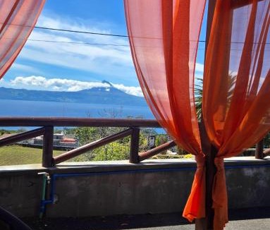 Urzelina House | Lucy's Rosegarden