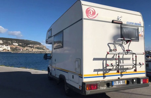 Vila Nogueira de Azeitao House | Luma Red Camper, Azeitão, Setúbal