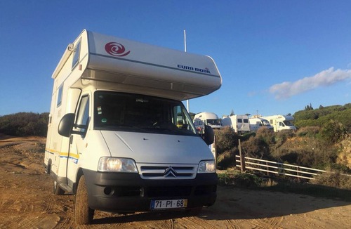 Vila Nogueira de Azeitao House | Luma Red Camper, Azeitão, Setúbal