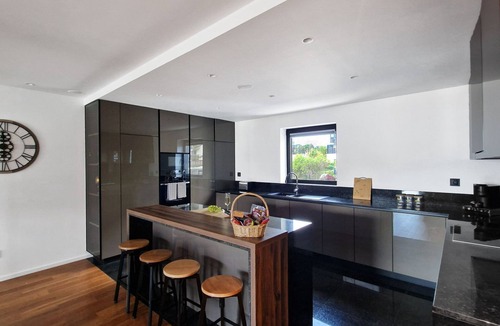 Sao Martinho Apartment | Lux Suite by LovelyStay