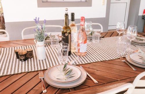 Luzianes Villa | Luxe villa for 8 - Heated Pool -AC -BBQ Area - Patio - 160Mbps - Olives - Palm - vineyard