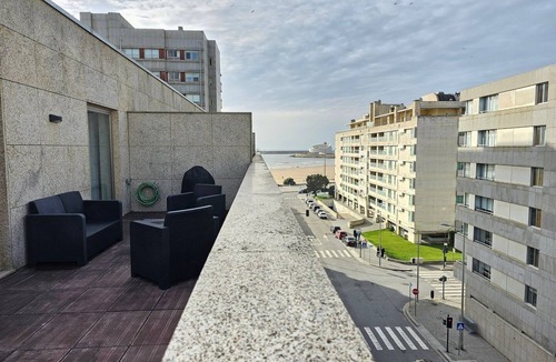 Cedofeita Apartment | LuxiStay - Luxury Rooftop Jacuzzi & Sunset Views