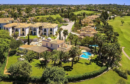 Estombar House | Luxuriöse Villa - Privater Pool und schöner Garten by Interhome