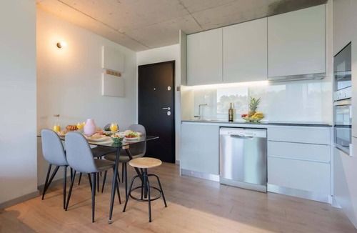 Vila Nova de Gaia Apartment | Luxurious Soft Flat | Balcony and Pool by HostWise