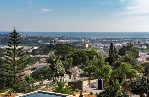 Falfeira House | Luxury 3BR Ocean & Lagos Views Heated Pool