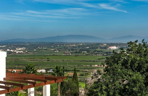 Falfeira House | Luxury 3BR Ocean & Lagos Views Heated Pool