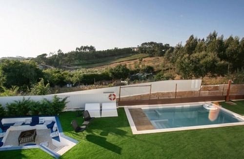 Caldas da Rainha Villa | Luxury 4-bedroom villa with heated pool and private property in tranquil Guisado