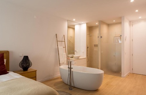 Santo Antonio Apartment | Luxury 4-Bedroom Residence in Prime Lisbon