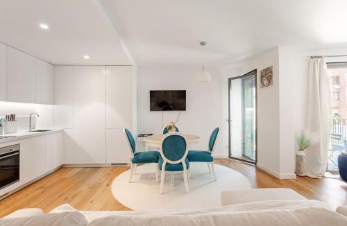 Linda-a-Velha Apartment | Luxury apartment near the beach