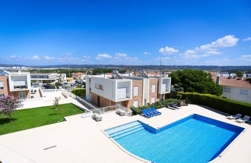 Salir do Porto Apartment | Luxury flat, heated pool, 5mn walk to the beach