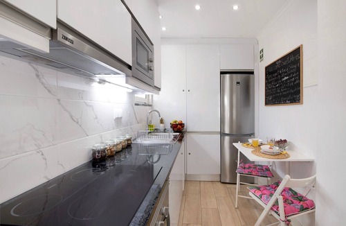 Faro City Centre Apartment | Luxury Home Sweet Home T3 Apartment with Shared Terrace, Wi-Fi, and Air Conditioning