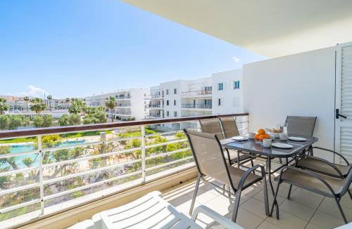 Telheiro Apartment | Luxury Marina Apartment with Pool and Balcony #2009