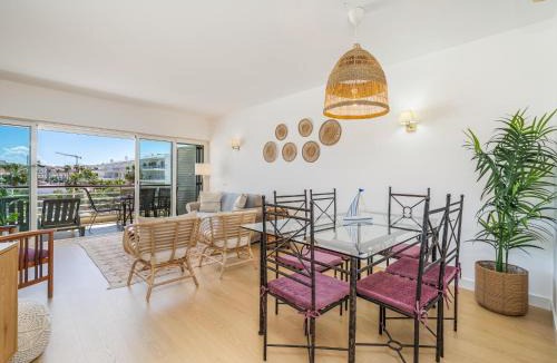 Telheiro Apartment | Luxury Marina Apartment with Pool and Balcony #2009