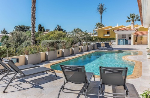 Praia da Luz Villa | Luxury Three Bedroom Villa with Jacuzzi Pool, Ocean Views & 5 mins walk into Luz