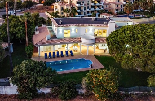 Pata de Baixo Villa | LUXURY VILLA RENTAL - PRIVATE & HEATED POOL