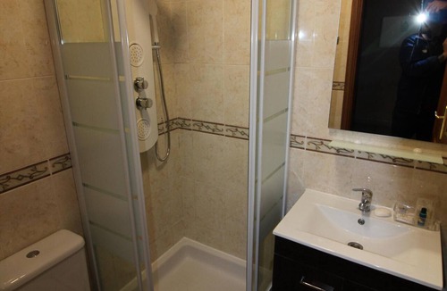 Vale de Carro Villa | Luxury V5 | Pool & Hot Tub | Beach 20 minutes away on foot | Groups & Families