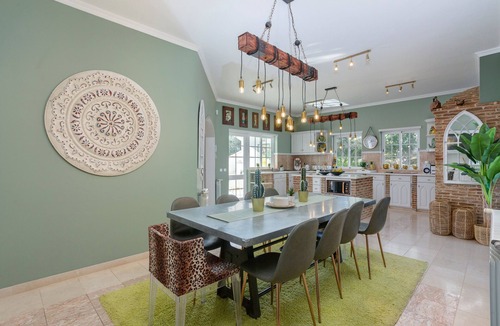 Meia Praia Villa | Luxury villa (sleeps 16) with pool, tennis/pickle ball, putting green & cinema.