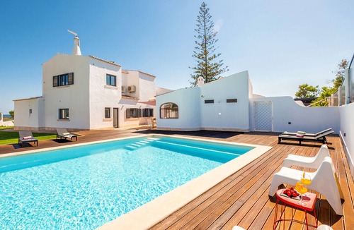 Lagoa e Carvoeiro Villa | Luxury Villa with Heatable Pool and BBQ