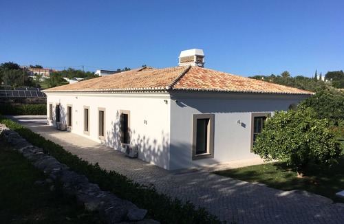 Boliqueime Villa | Luxury Villa with Private Pool, Cinema & Games Room. Near to Beaches & Golf.