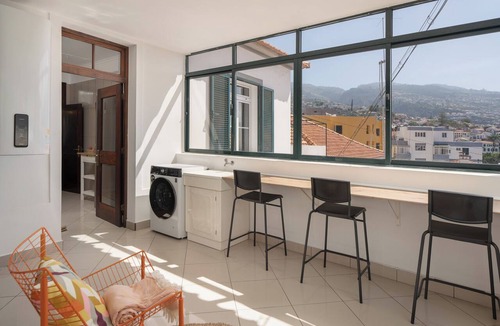 Sao Pedro House | Luz do Sol – Spacious & Welcoming