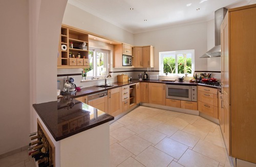 Praia da Luz Villa | LUZ, LAGOS, Ocean view, 10x5 pool, option to heat, Aircon, Cable TV.