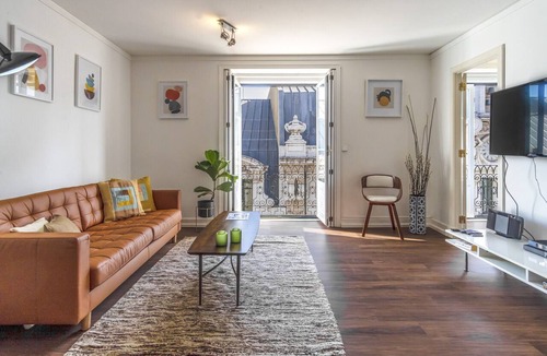 Sacramento Apartment | LV Premier Chiado CH1- Balcony, Central, Elevator