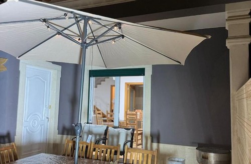 Ferrel House | Mãos n'Areia