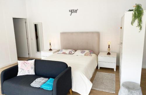 Machico Villa | Machico flat center near beach w parking