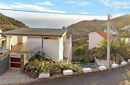 Campanario House | Madeira Aurelio Village Holiday Home with Sea View, Terrace & Wi-Fi