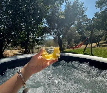 Lousa Bed & Breakfast | Magnolias Cottage