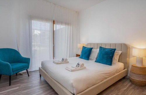 Telheiro Apartment | Marina retreat with lake view #1986