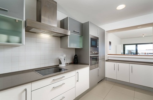 Telheiro Apartment | Marina Village Pool Garage Prime Location AC
