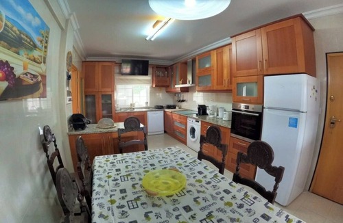 Corroios Apartment | Marisol, T4 duplex w/pool and garden, Caparica