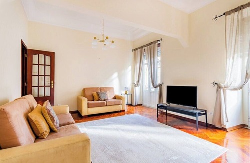 Santo Antonio Apartment | Marquês de Pombal Classical Living