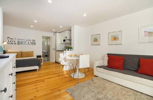 Sao Cristovao e Sao Lourenco Apartment | Martim Moniz Central Studio | Premium Location