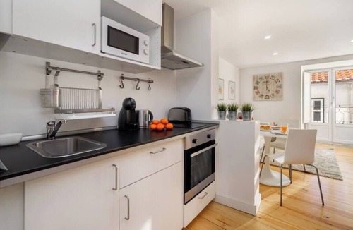 Sao Cristovao e Sao Lourenco Apartment | Martim Moniz Central Studio | Premium Location