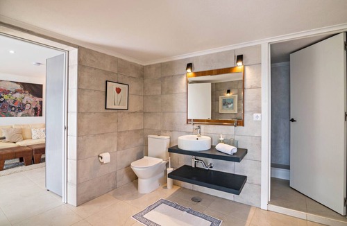 Vale Formoso Apartment | Mel de Flor Apartment with Sea View, Shared Infinity Pool, Garden & Wi-Fi