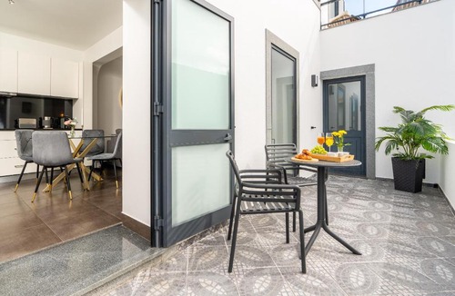 Estreito da Calheta House | Melblue