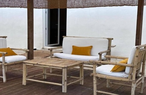 Azoia de Baixo House | Men's Dormitory with Shared Bathroom