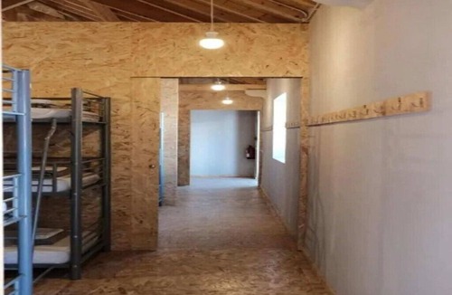 Azoia de Baixo House | Men's Dormitory with Shared Bathroom