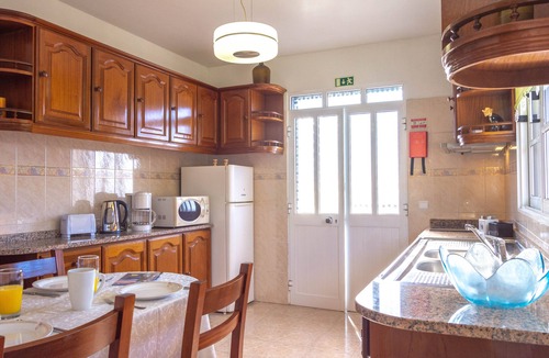 Estrela da Calheta House | Menezes House with view, Sunrise & Sunsets !.