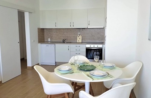 Cavacos Apartment | MiraPraia 7- Refurbished, Air Conditioning, Wifi, TV, Bedroom and Living Room, Sea View